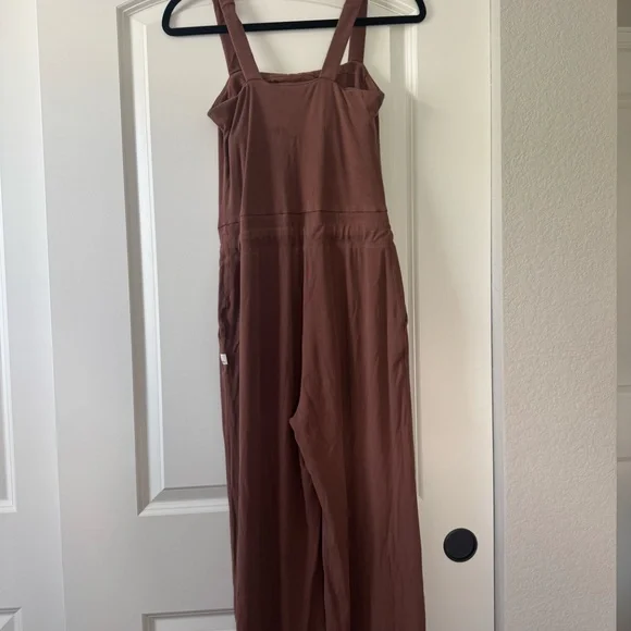 Small, brown chesnut Vuori jumpsuit. - Picture 6 of 8